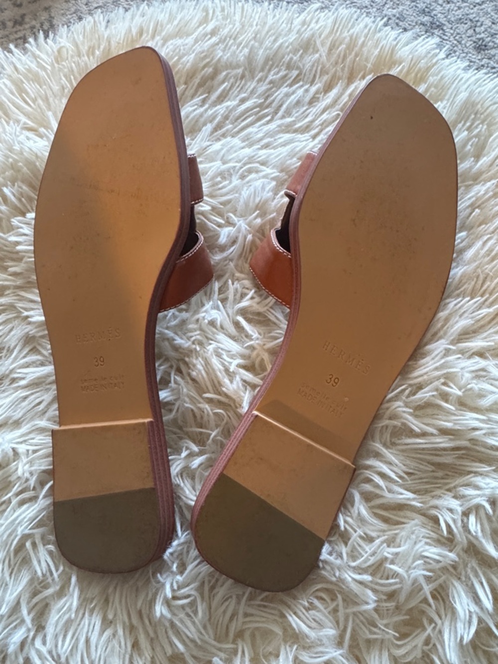 Lookalike Hermes Sandals - Picture 3 of 4